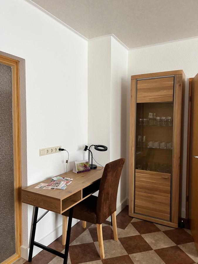 Sehr Schoene Wohnung,Komplett Neu Eingerichtet Limabach - Oberfrohna Esterno foto