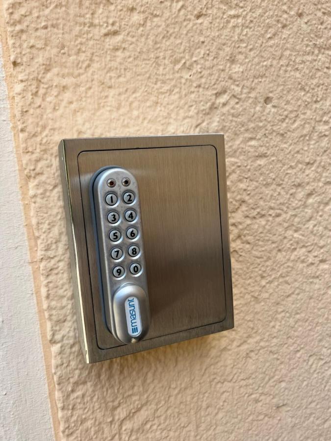 Sehr Schoene Wohnung,Komplett Neu Eingerichtet Limabach - Oberfrohna Esterno foto